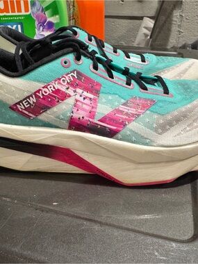 New Balance elite Women's Teal & Pink New York City Running Shoe